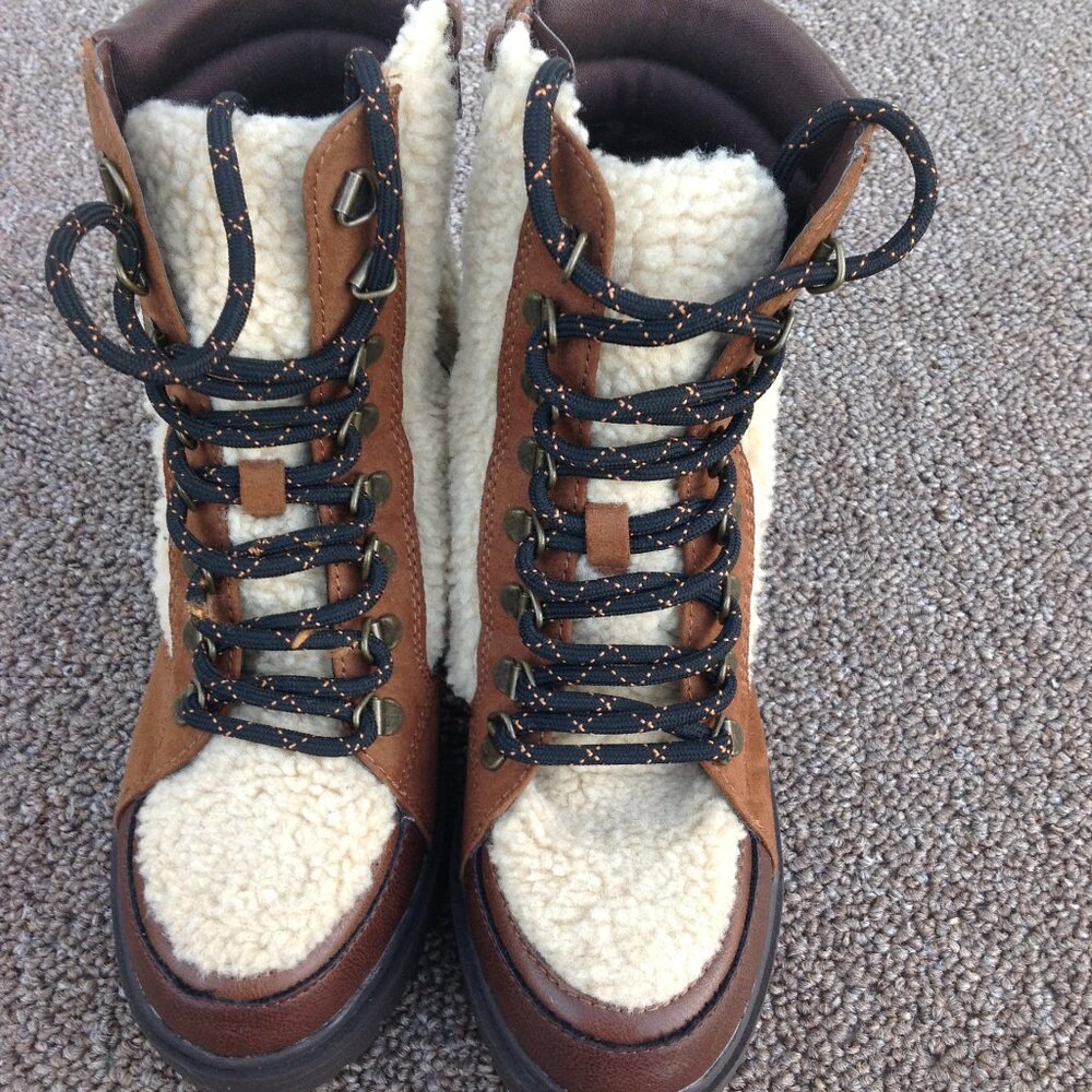 Sun + Stone Boots Size 6 1/2M